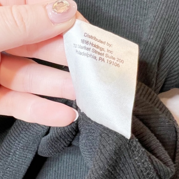 Target Basic Black Ribbed Wooden Button Crewneck Short Sleeve Cropped Top - Picture 14 of 14